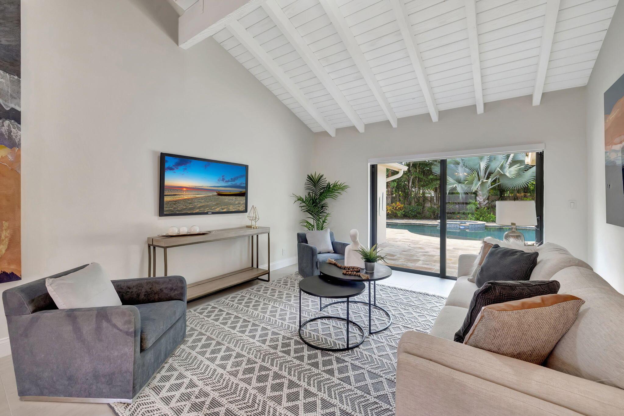 5112 Foxpointe Circle