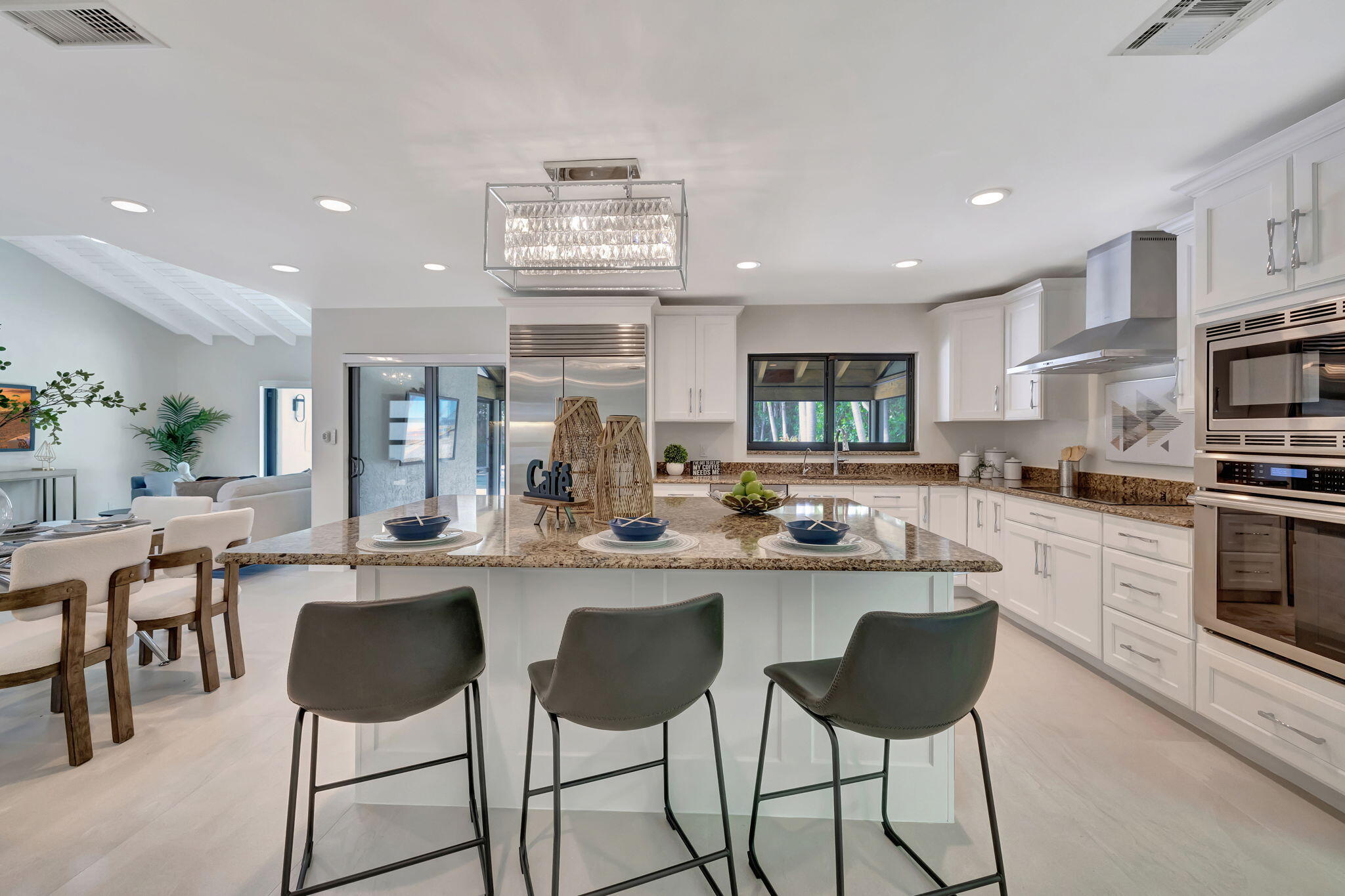 5112 Foxpointe Circle