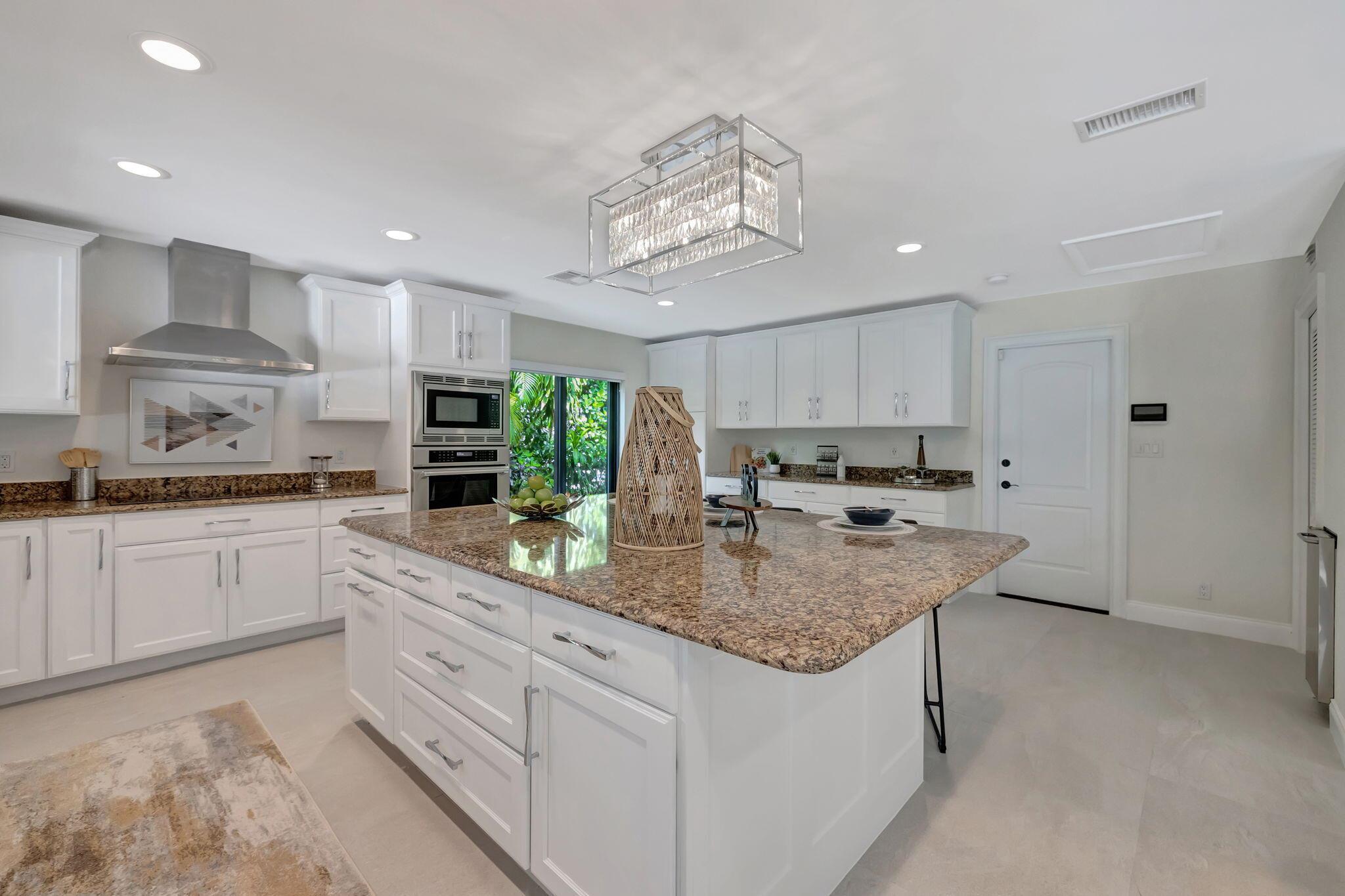 5112 Foxpointe Circle