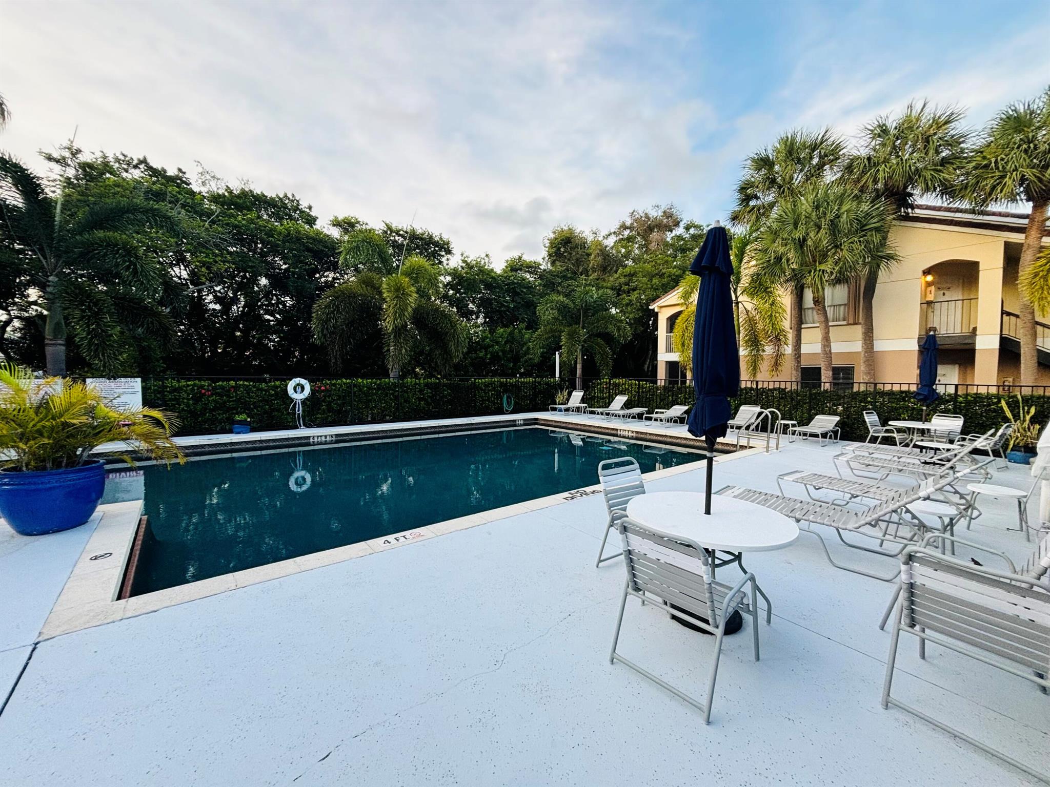 815 W Boulevard 11-204