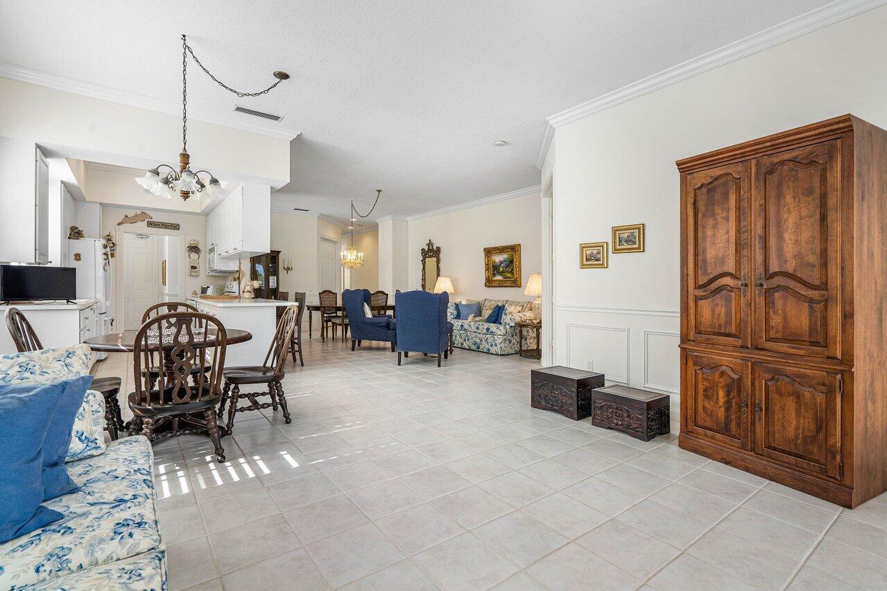 4775 Lakeland Drive
