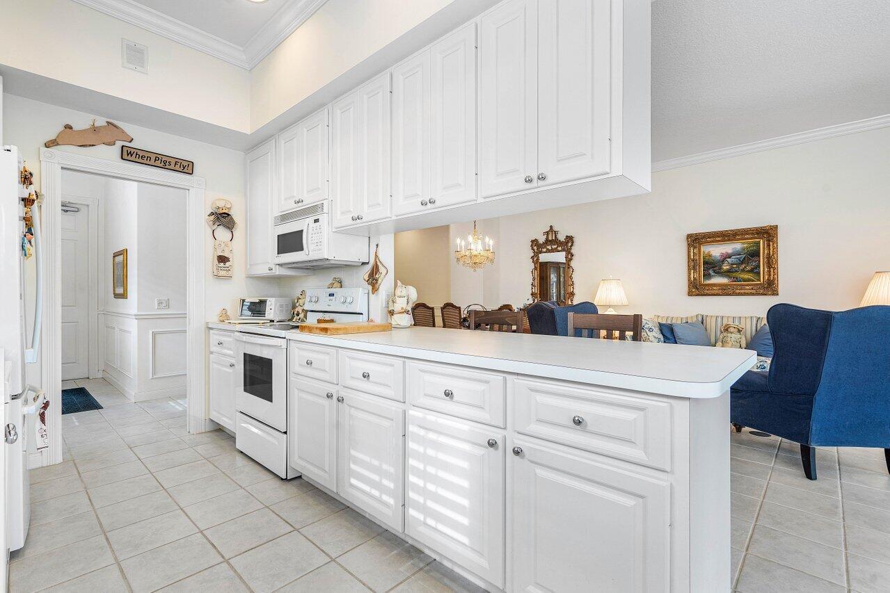 4775 Lakeland Drive