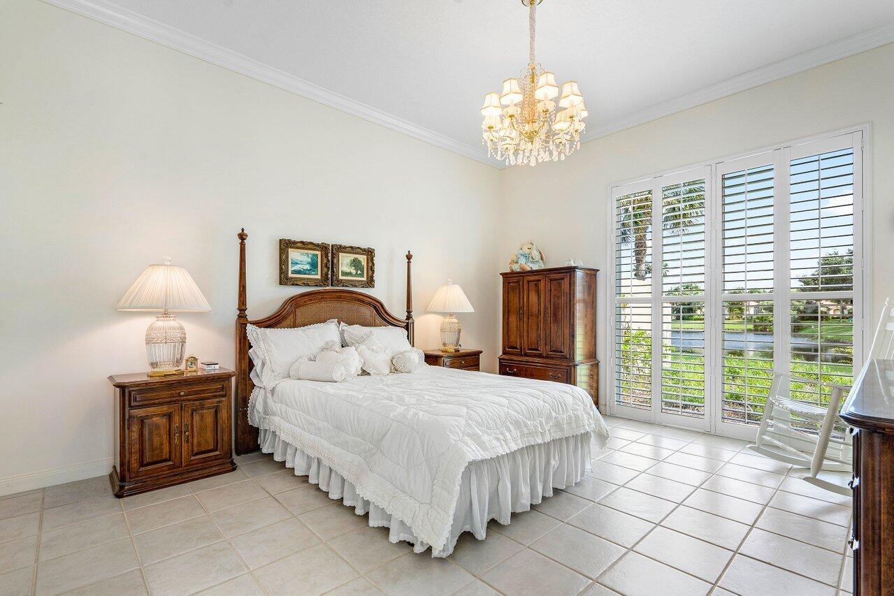 4775 Lakeland Drive