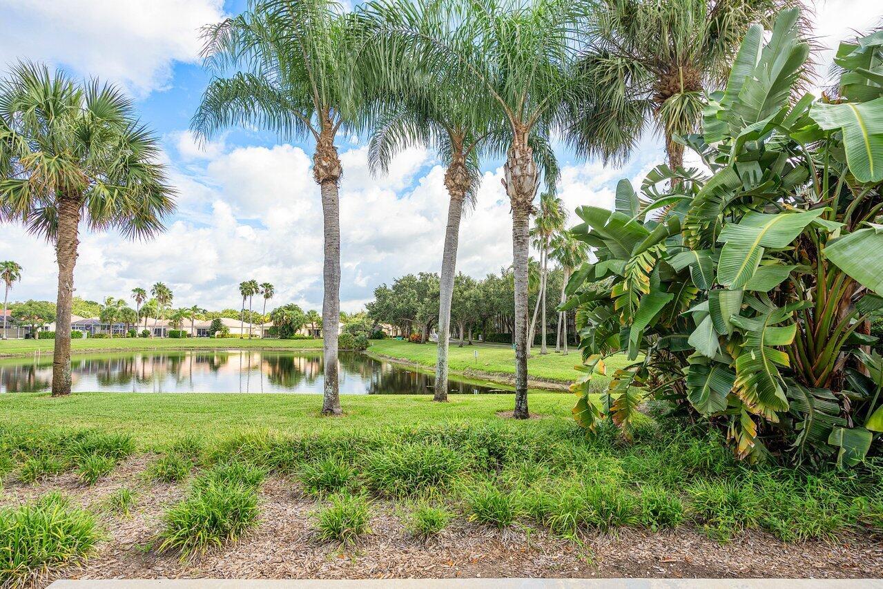 4775 Lakeland Drive