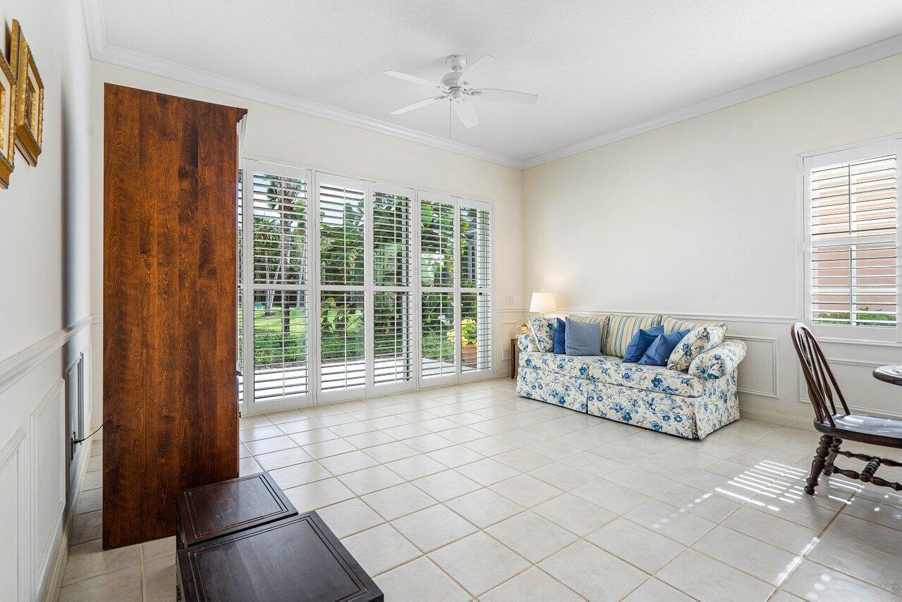 4775 Lakeland Drive
