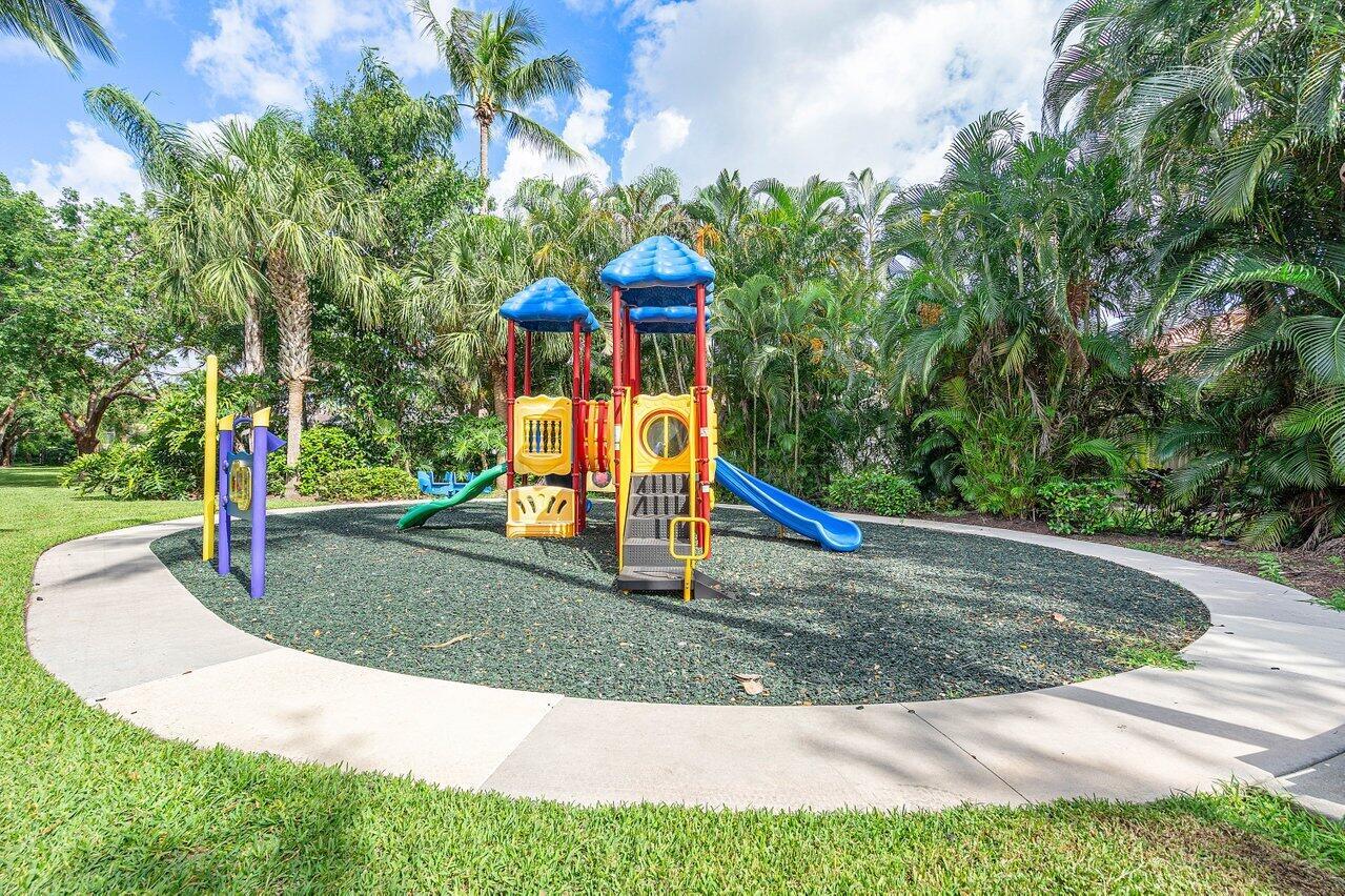 4775 Lakeland Drive