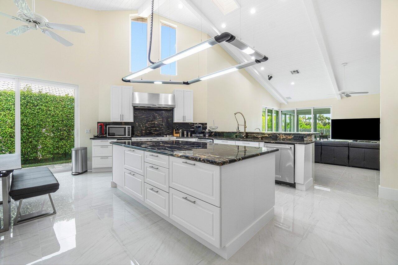 4324 Bocaire Boulevard