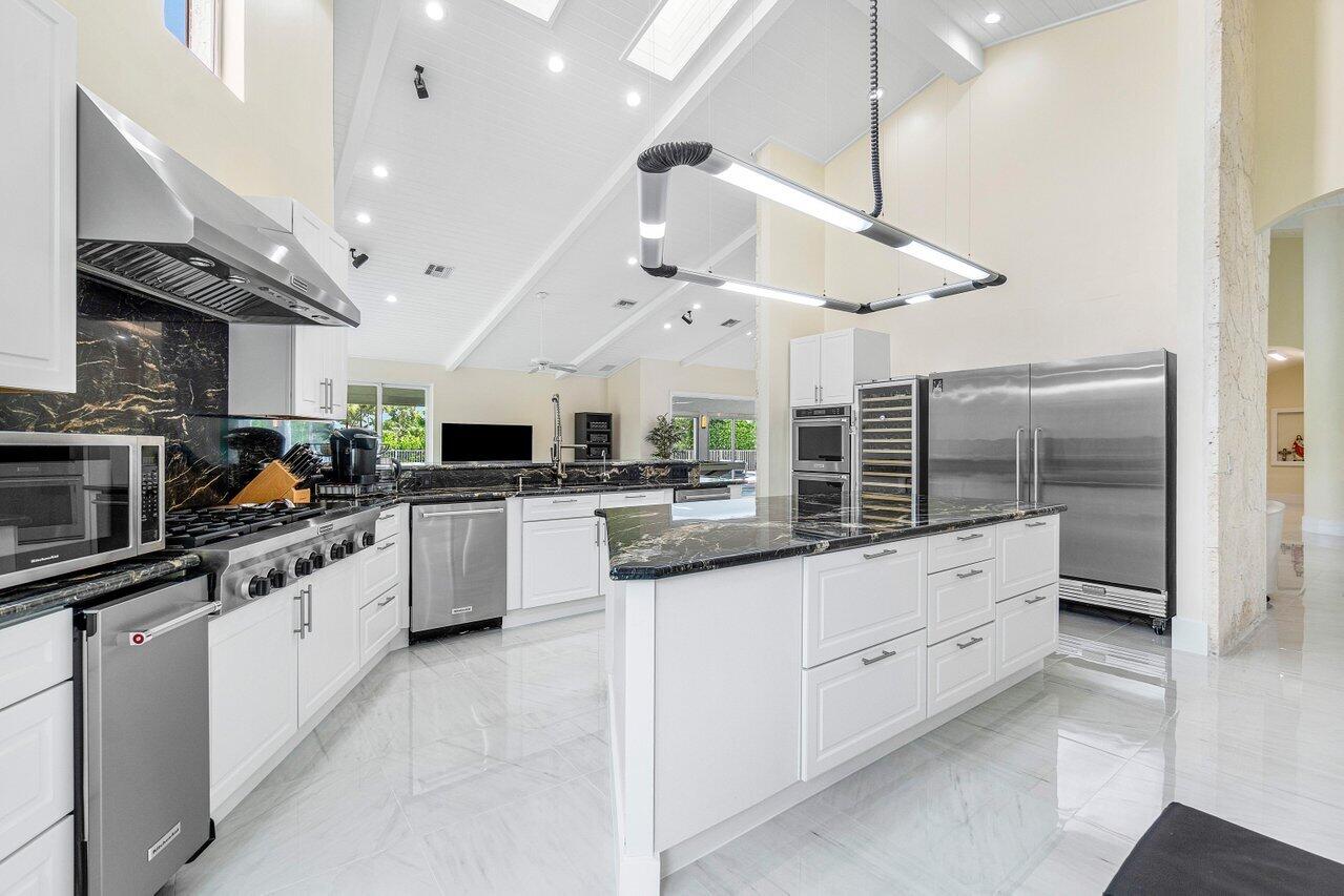 4324 Bocaire Boulevard