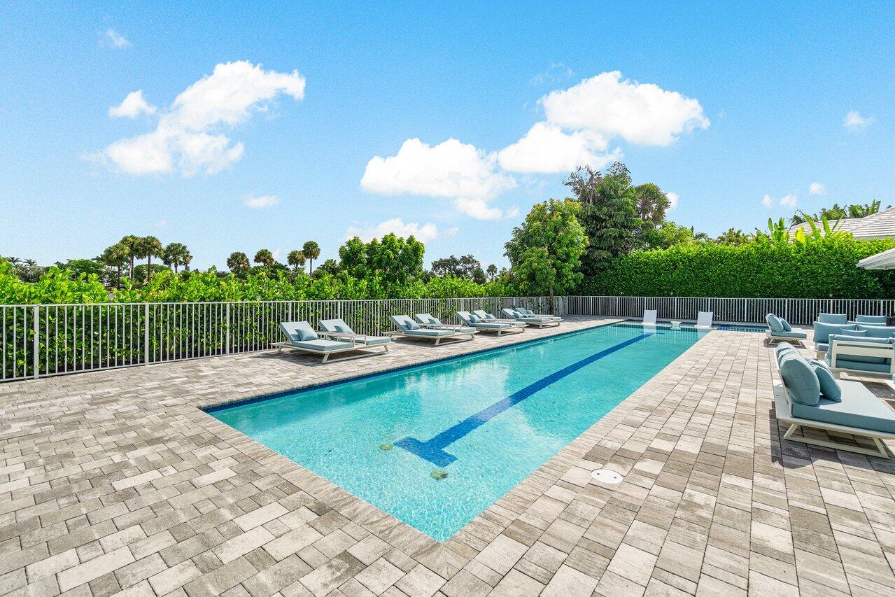 4324 Bocaire Boulevard