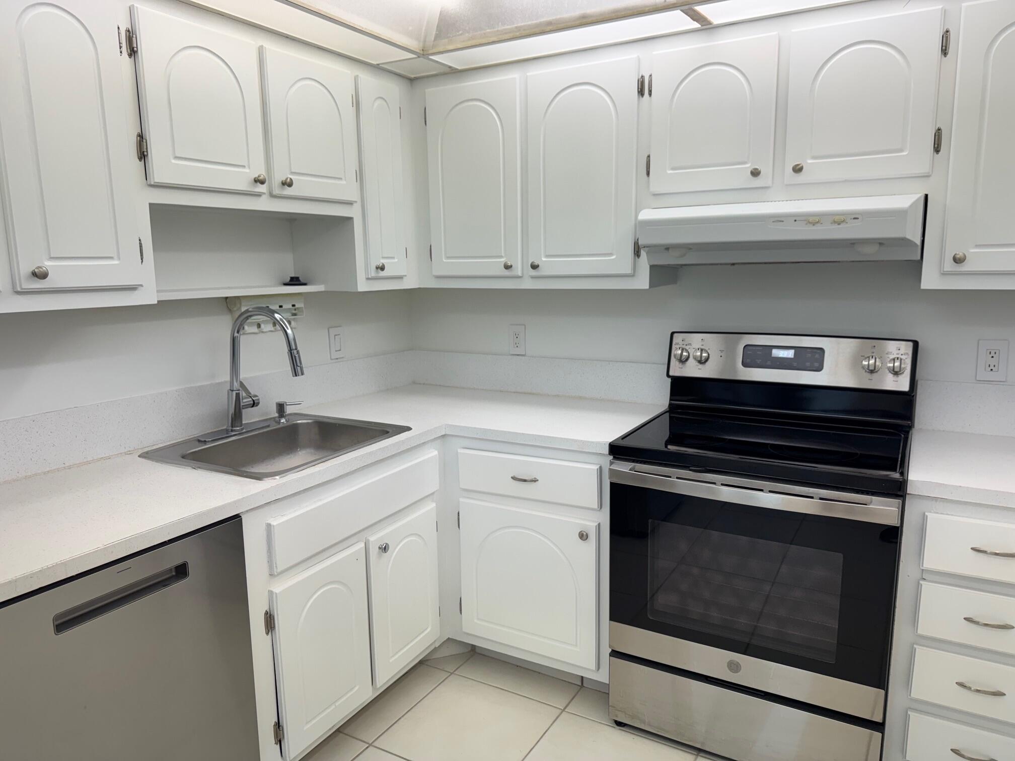 4511 S Ocean Boulevard 304