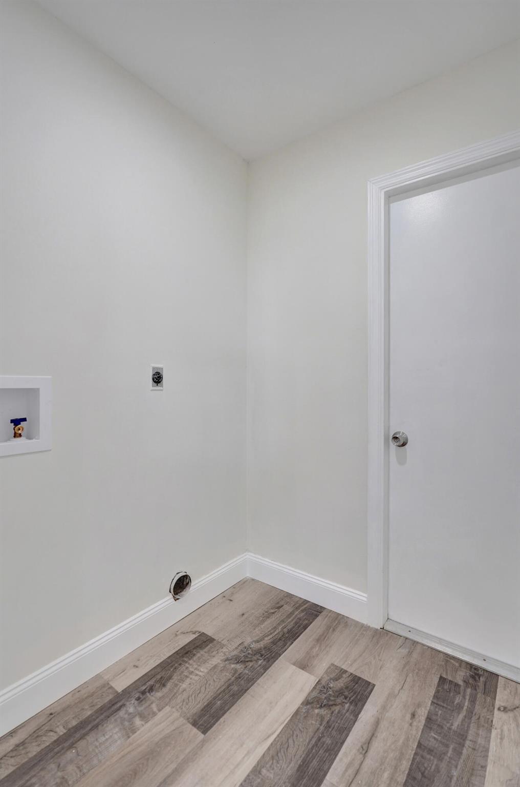 347 SW Duxbury Avenue