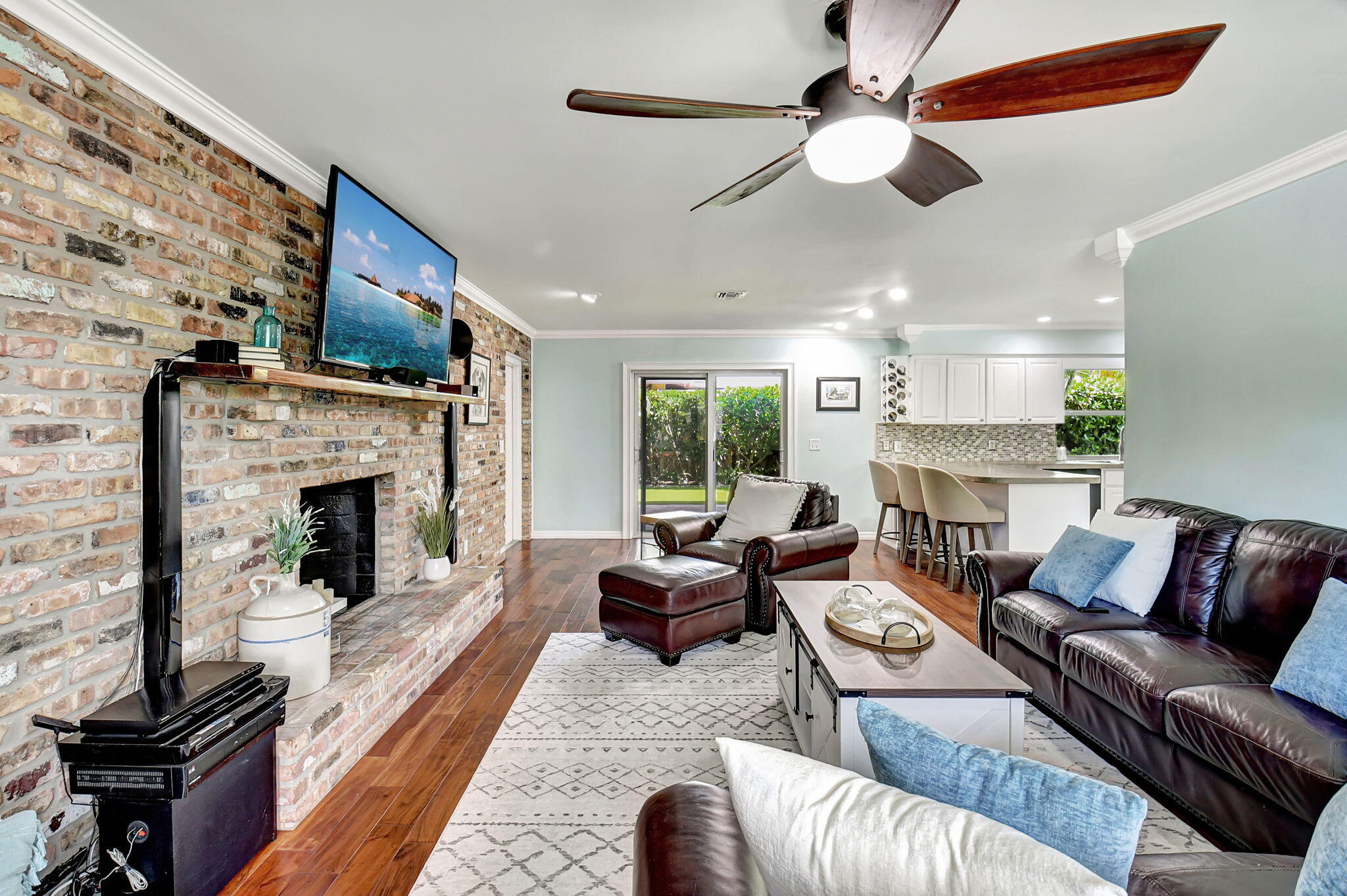 827 South Road