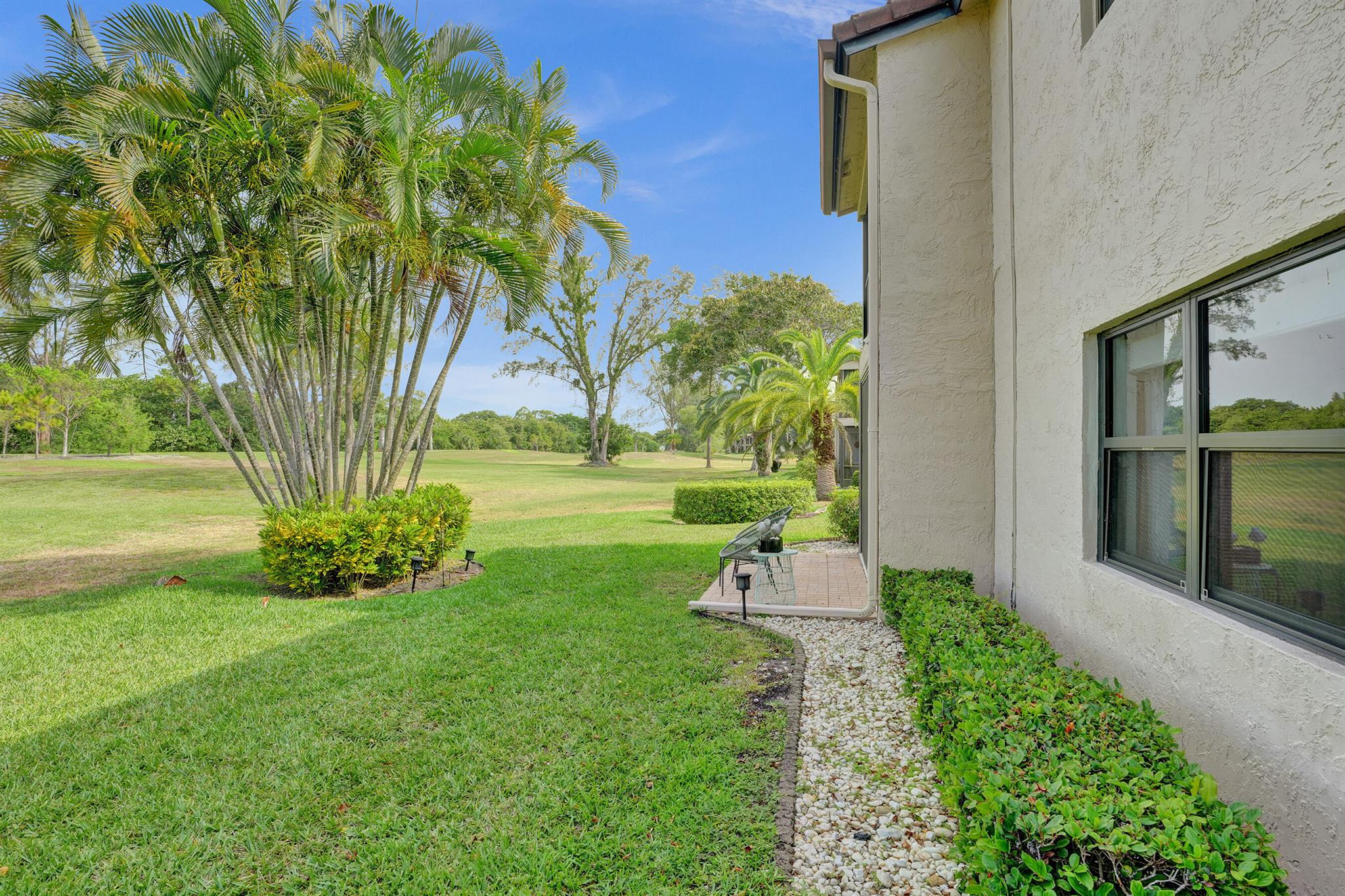 9274 Vista Del Lago I