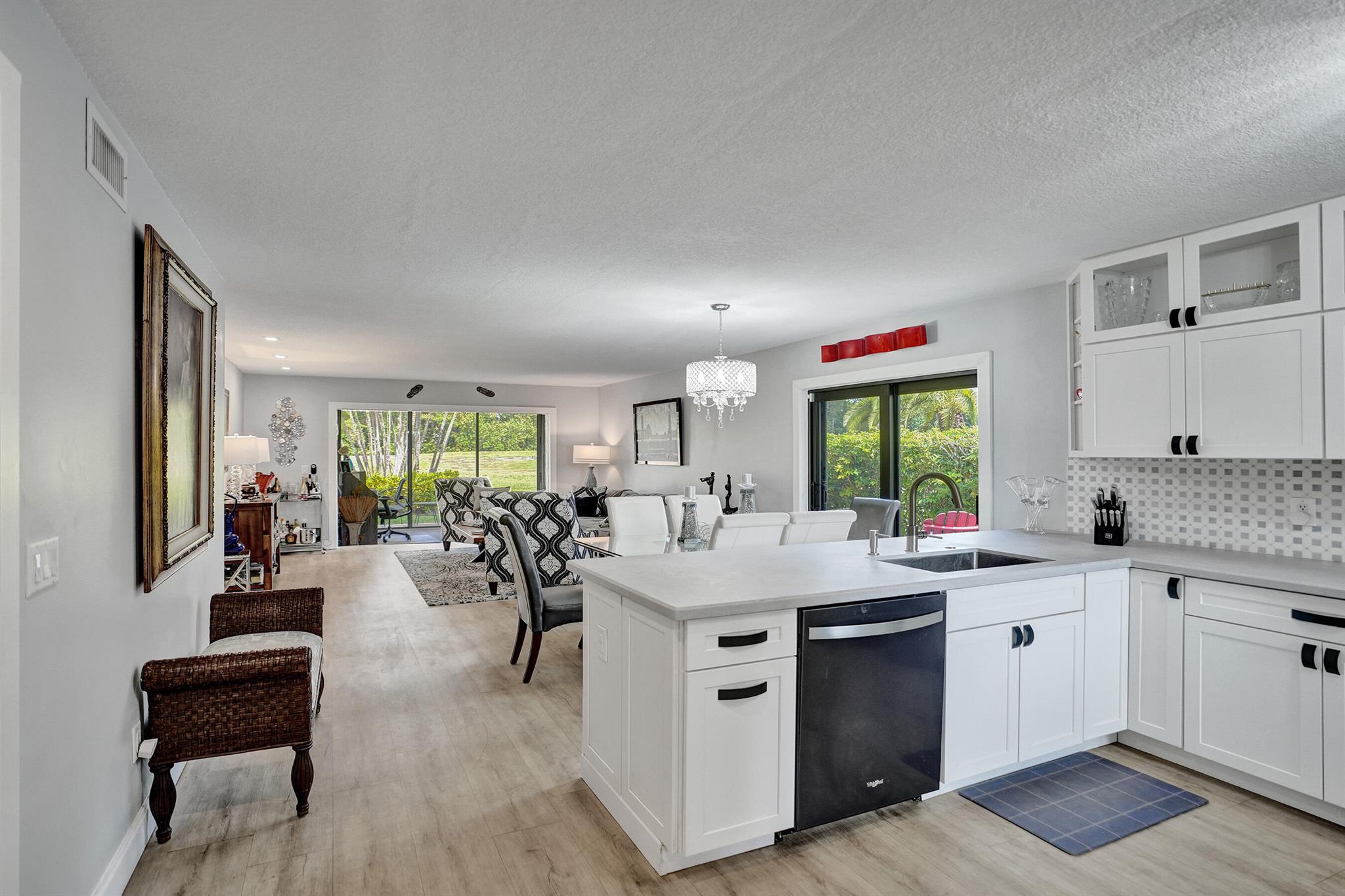 9274 Vista Del Lago I