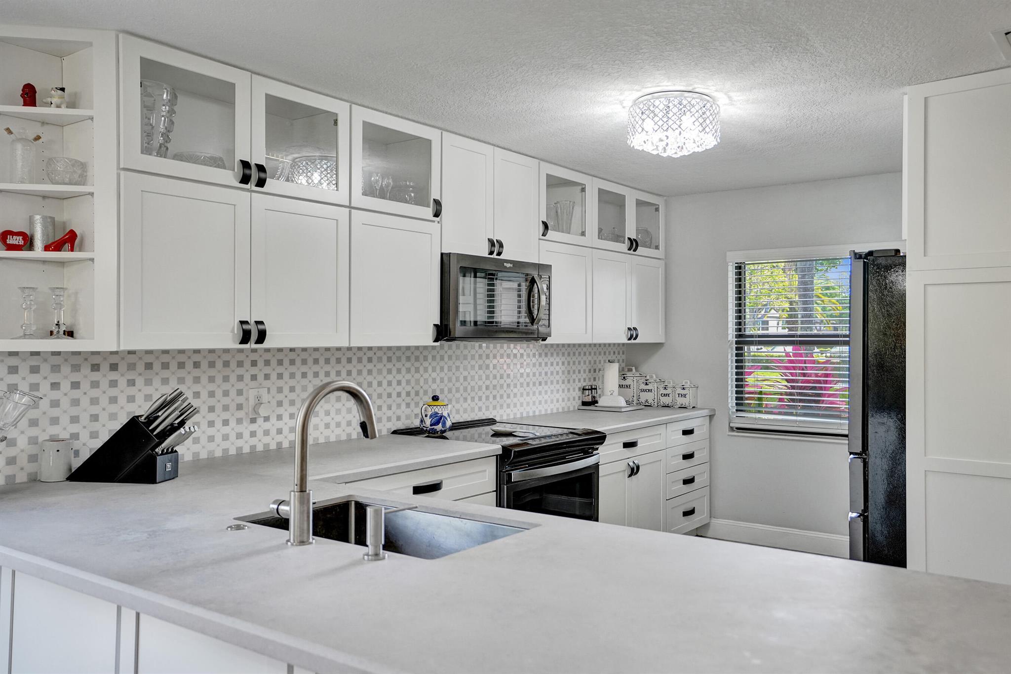 9274 Vista Del Lago I