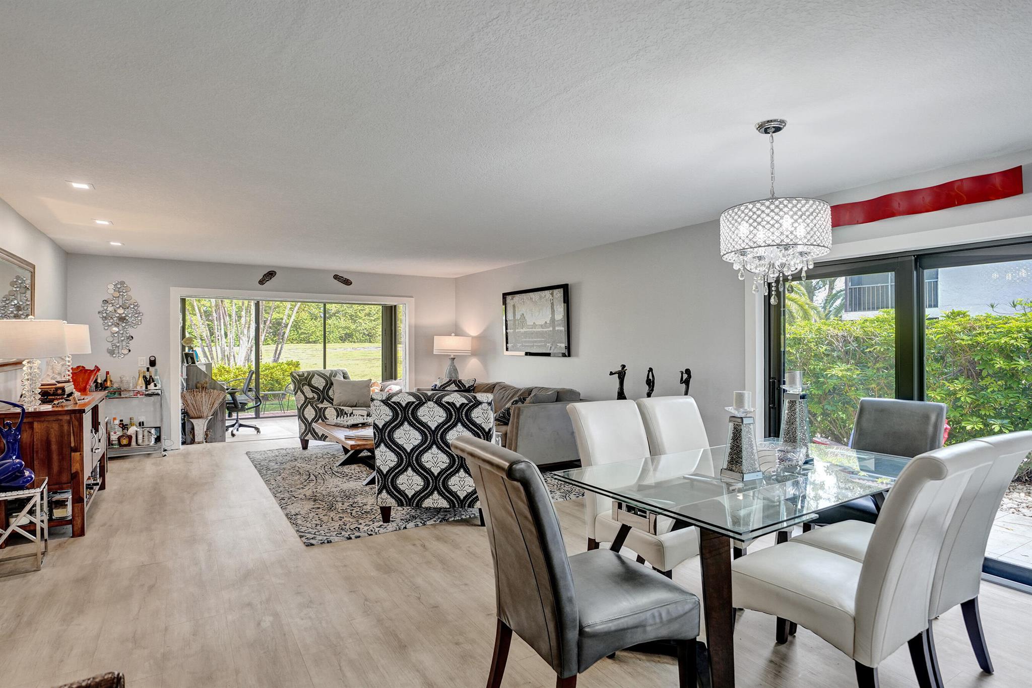 9274 Vista Del Lago I