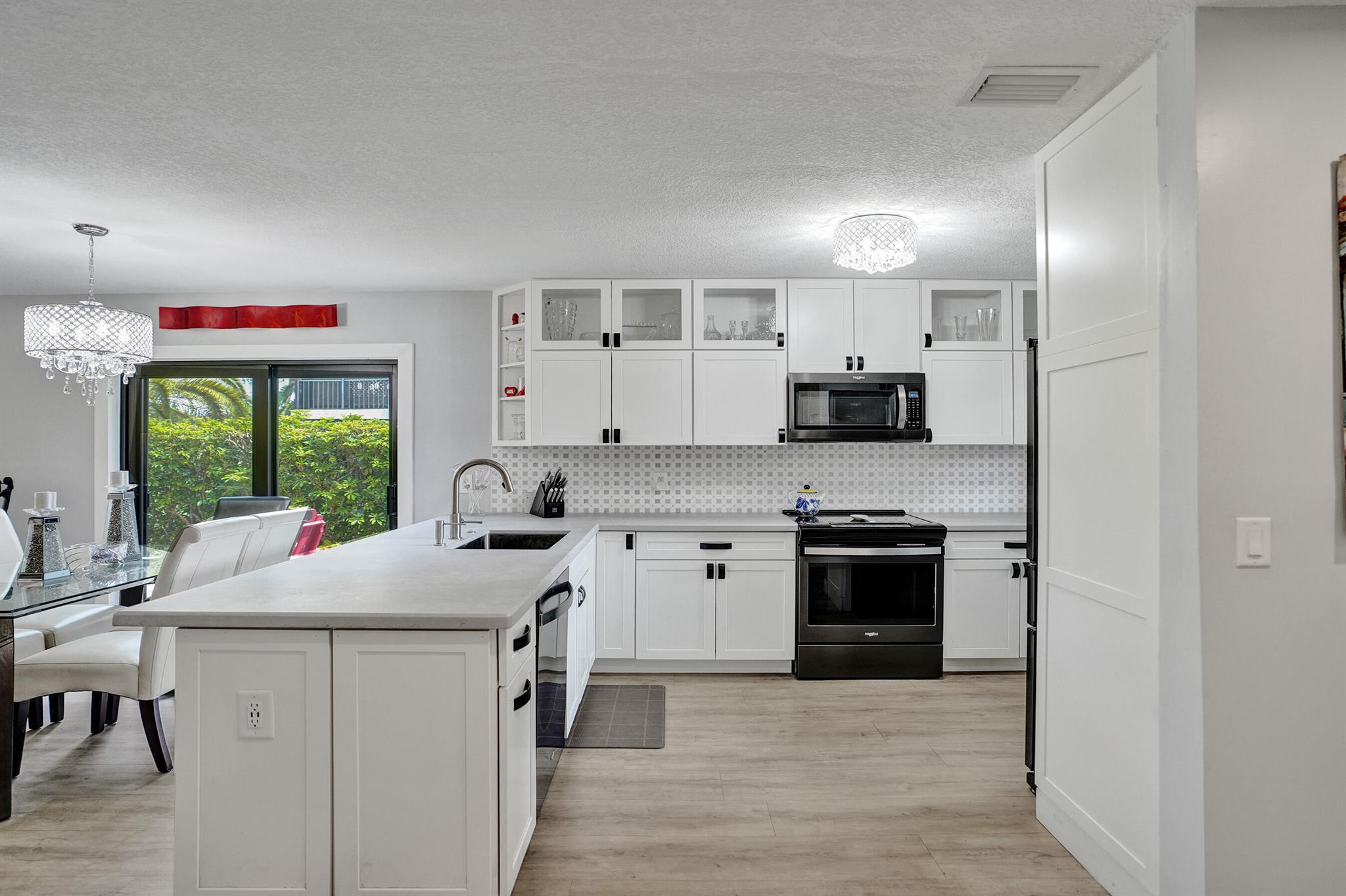 9274 Vista Del Lago I