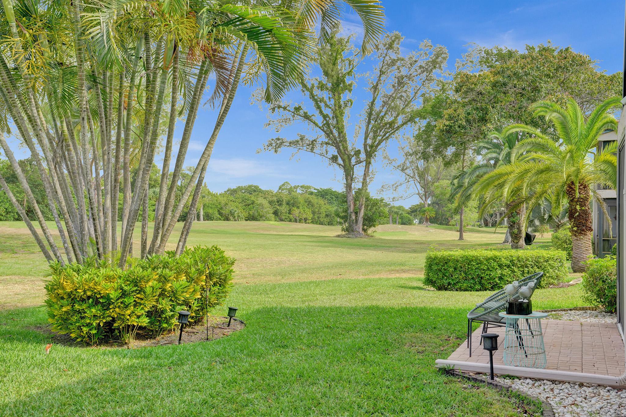 9274 Vista Del Lago I