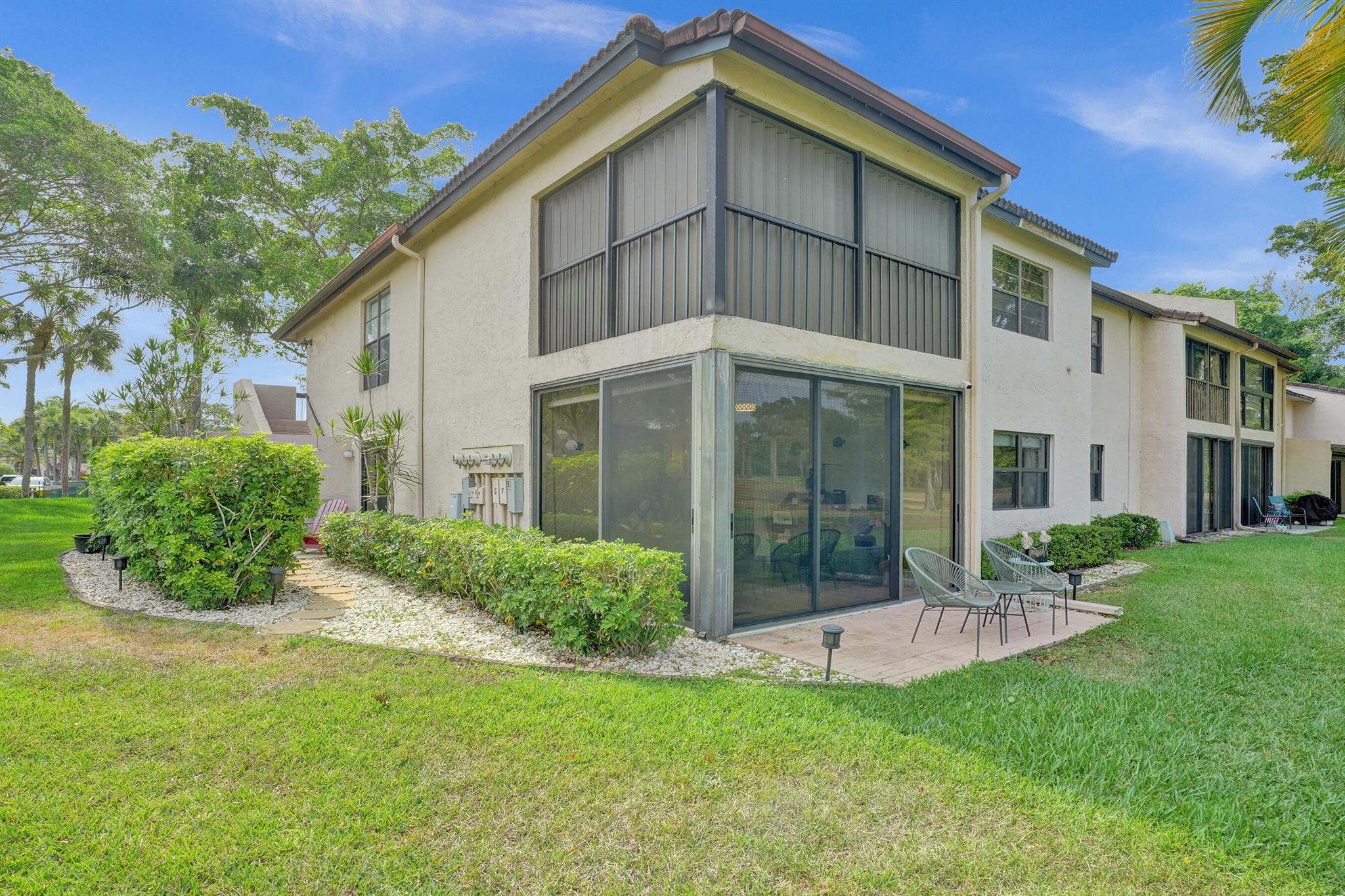 9274 Vista Del Lago I