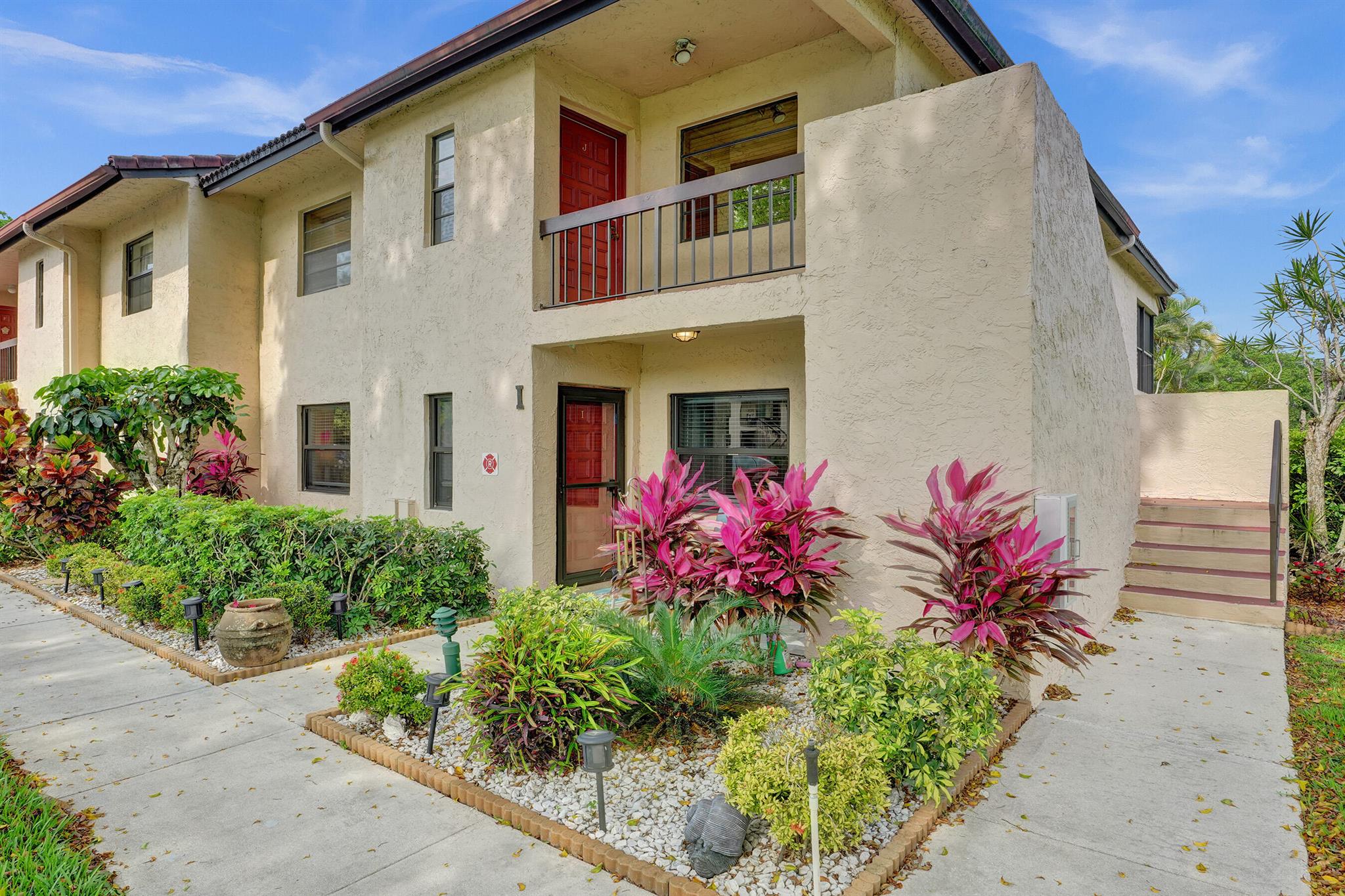 9274 Vista Del Lago I