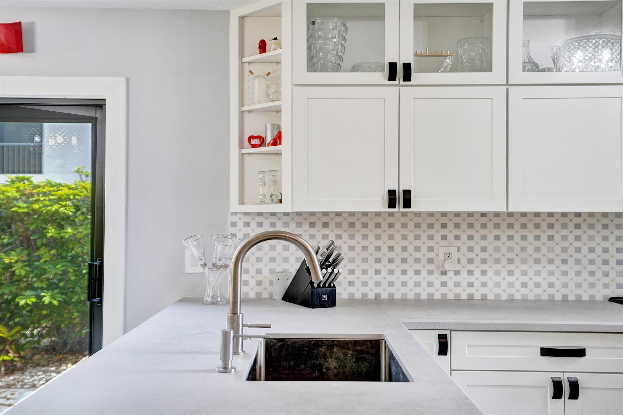 9274 Vista Del Lago I