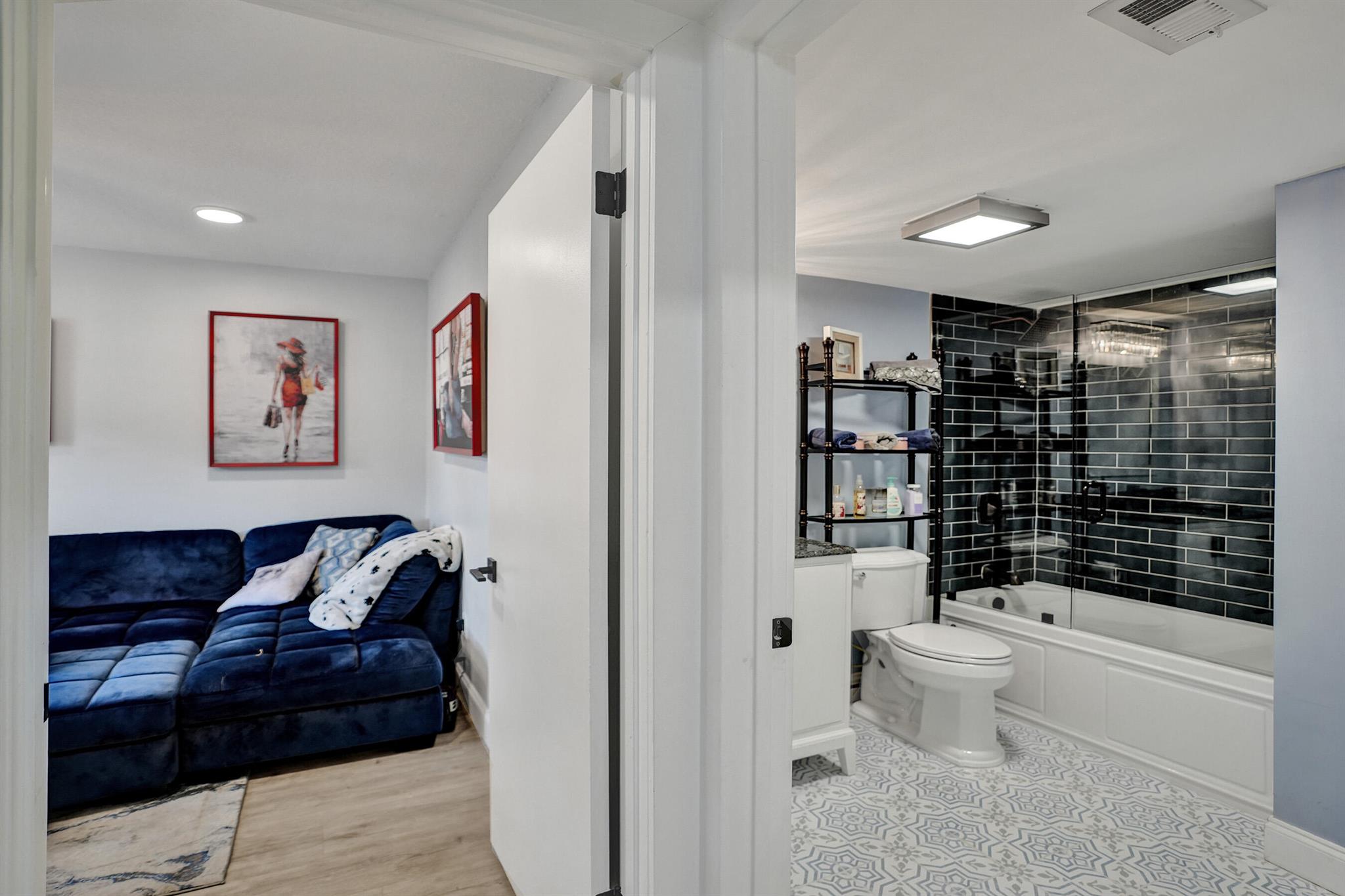 9274 Vista Del Lago I