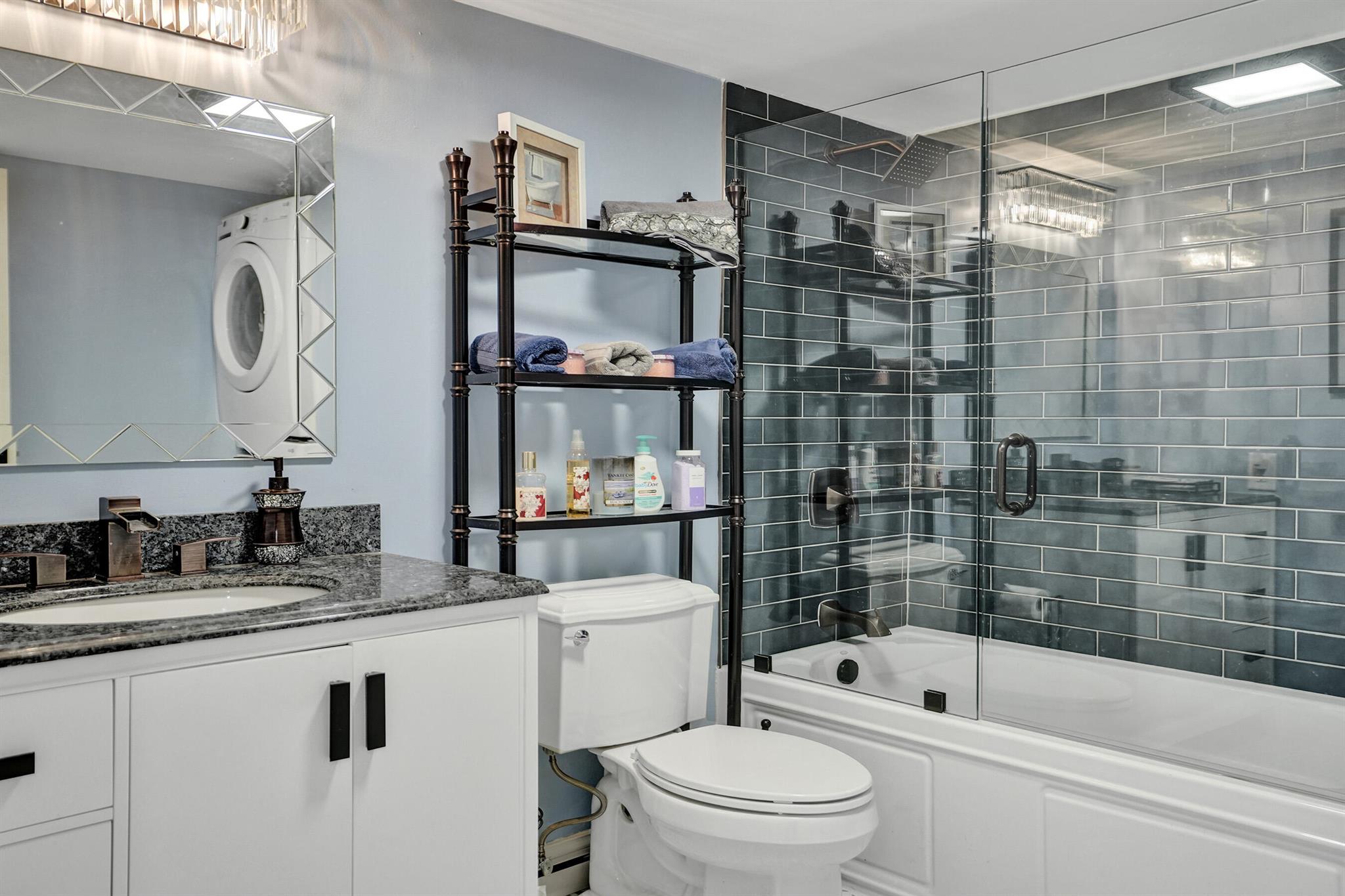 9274 Vista Del Lago I