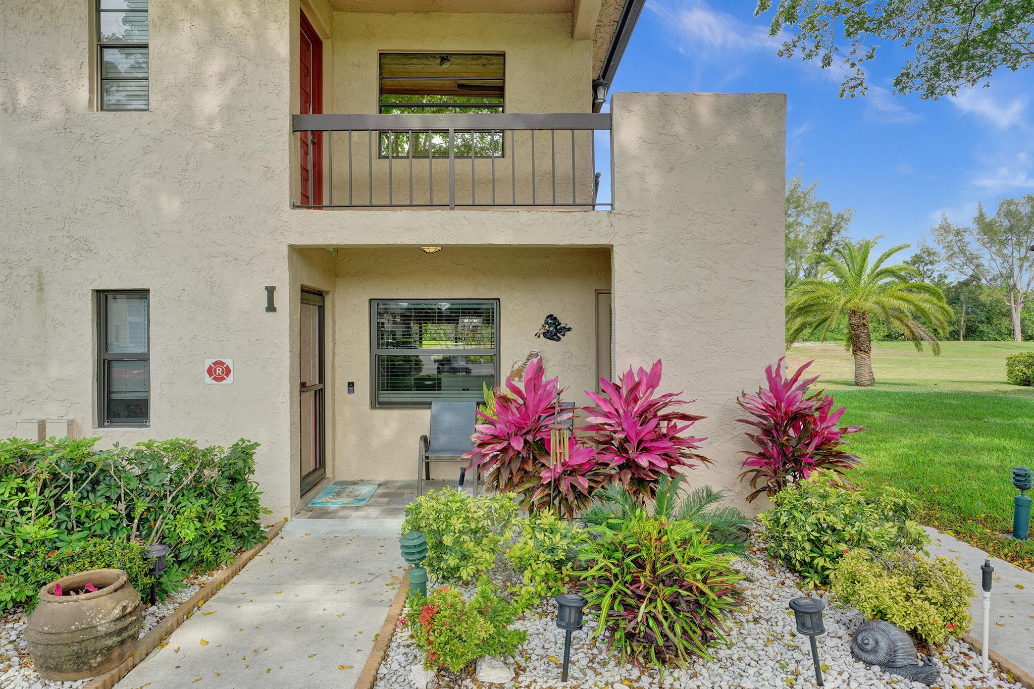 9274 Vista Del Lago I