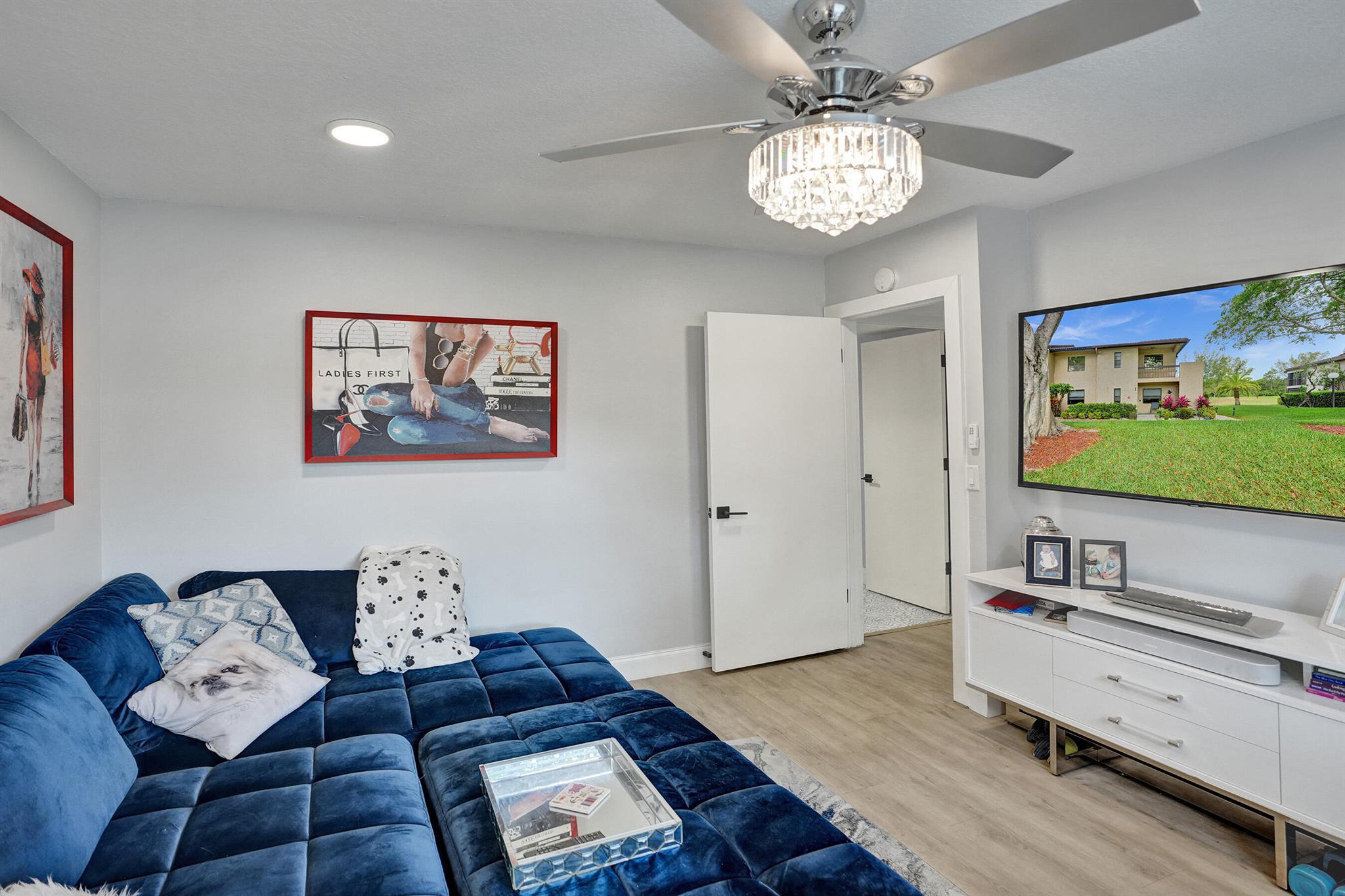 9274 Vista Del Lago I