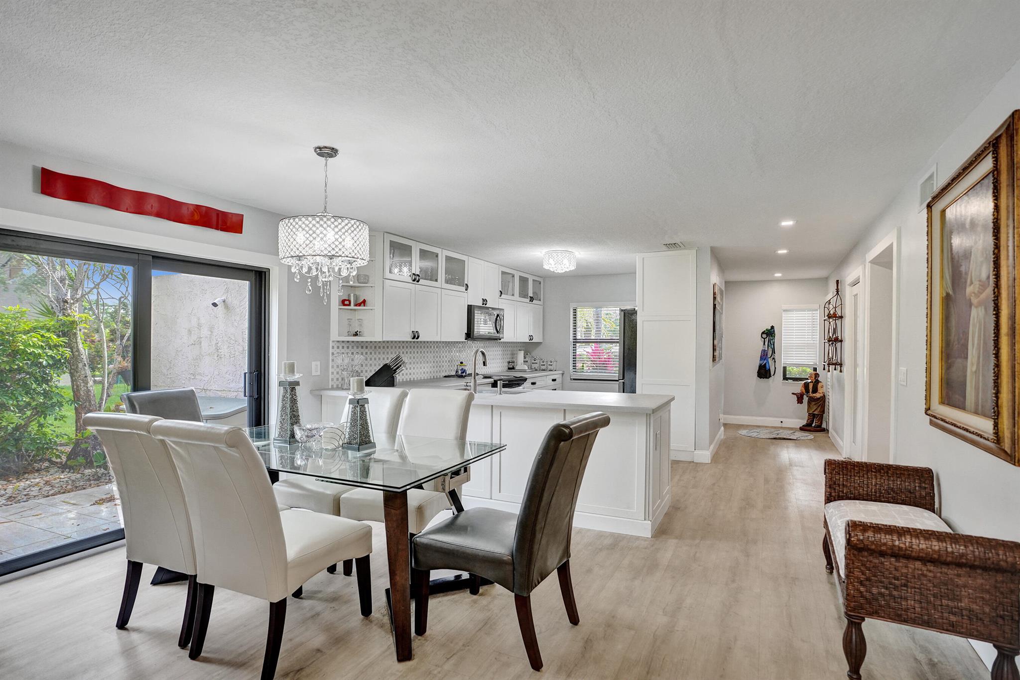 9274 Vista Del Lago I