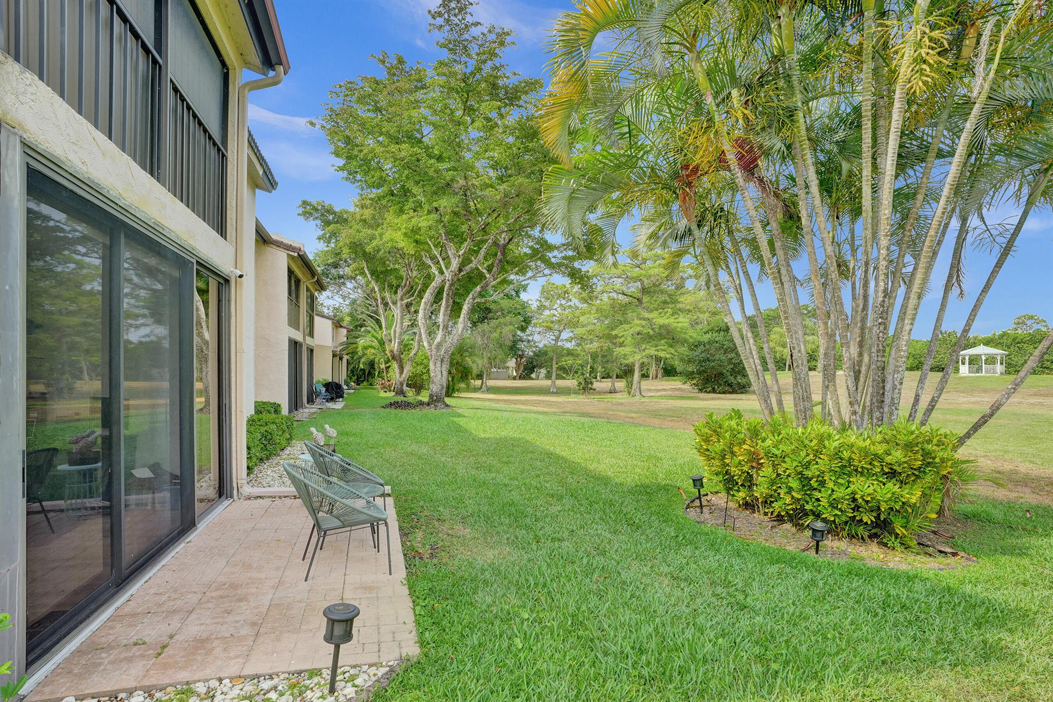 9274 Vista Del Lago I