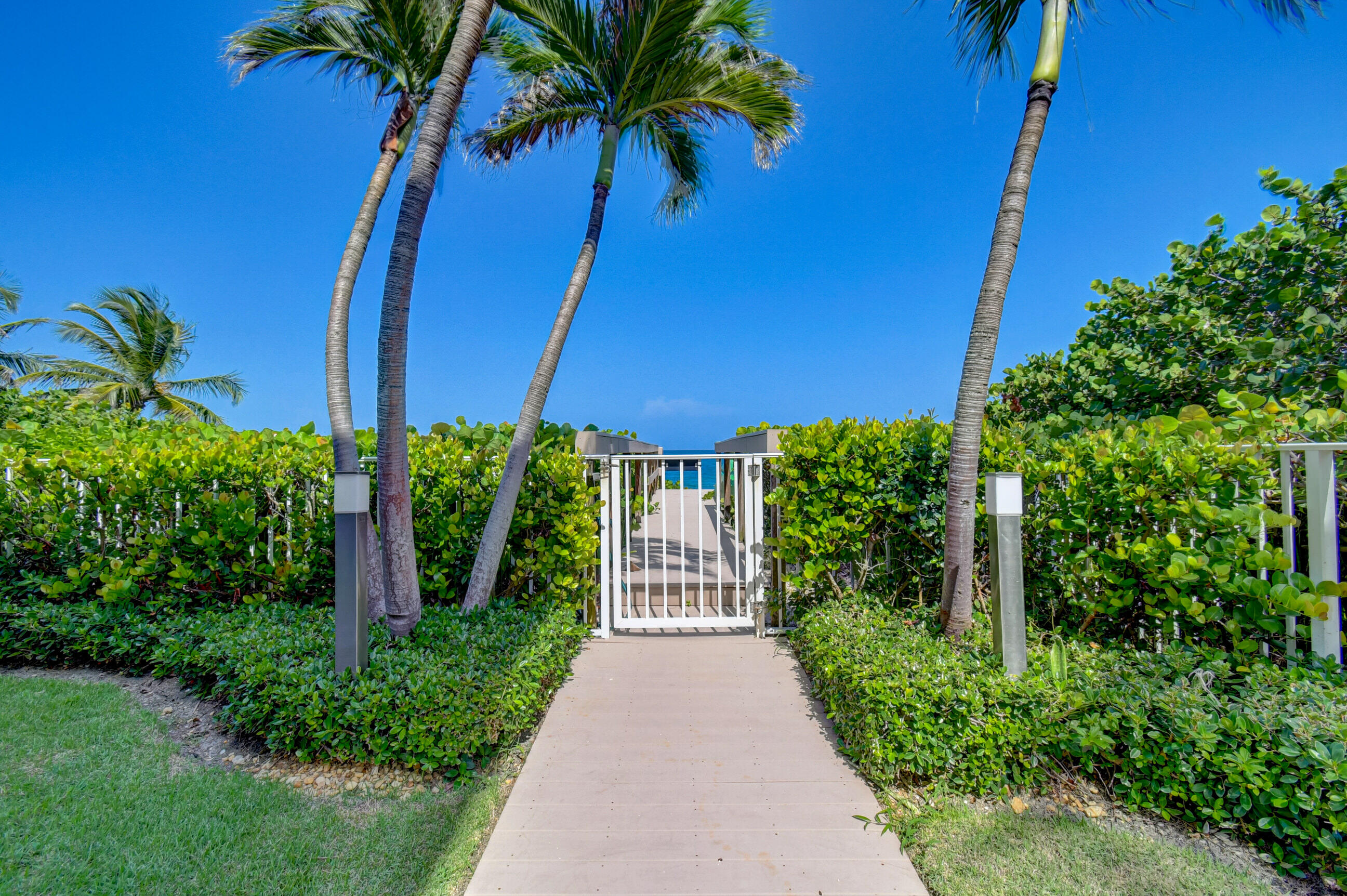 4535 Coquina Road B