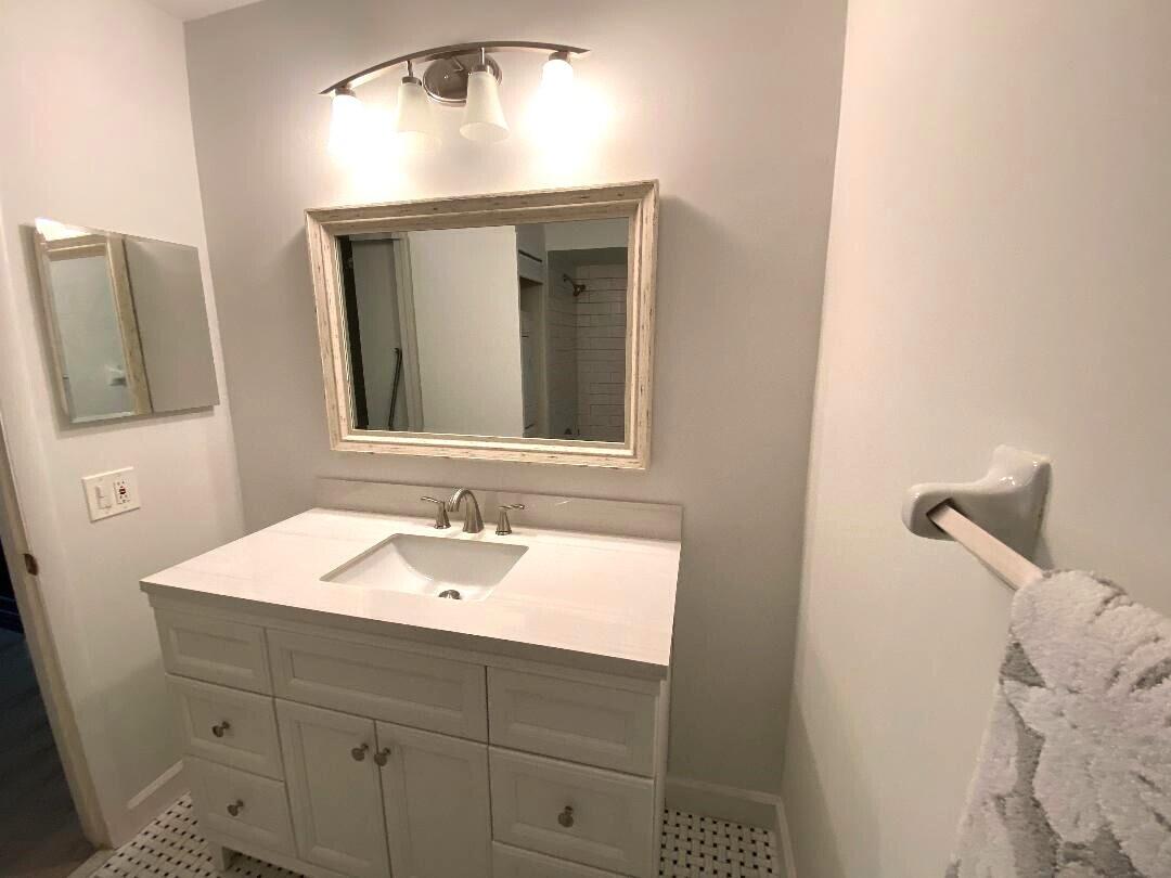 5304 Mirror Lakes Boulevard