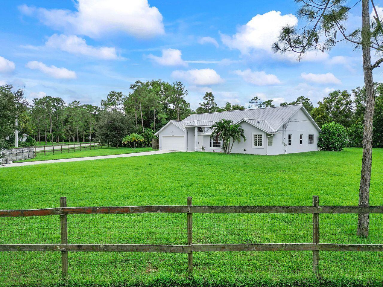 17524 78th Road N