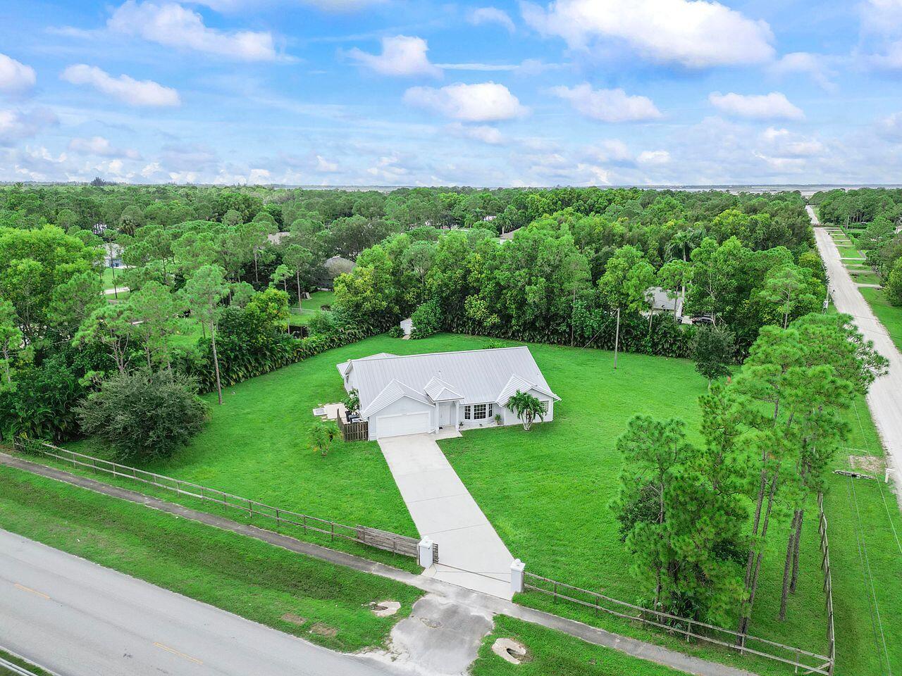 17524 78th Road N