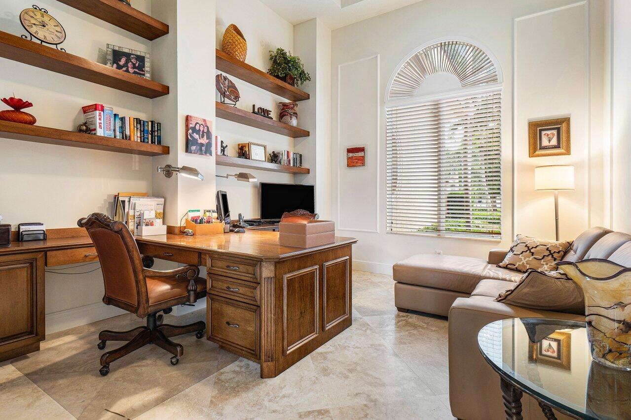 4188 Bocaire Boulevard