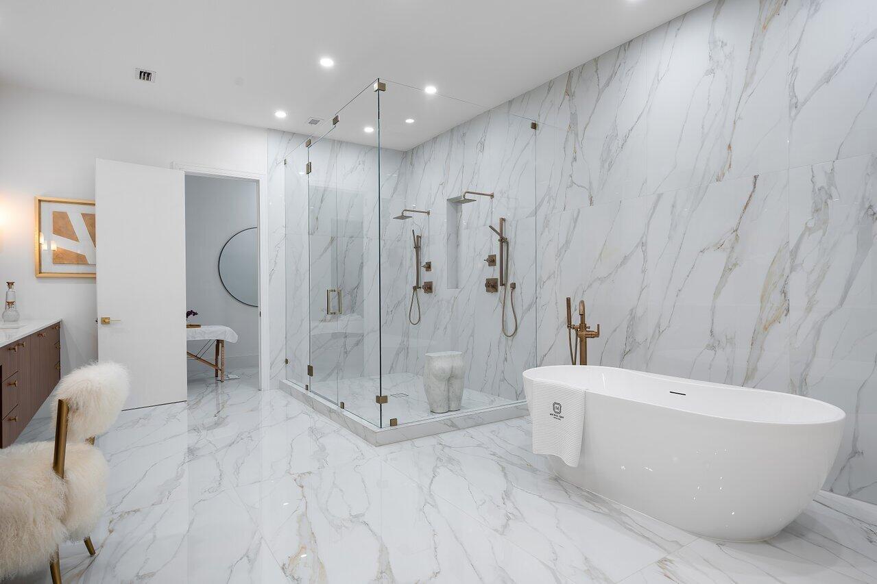 4276 Bocaire Boulevard