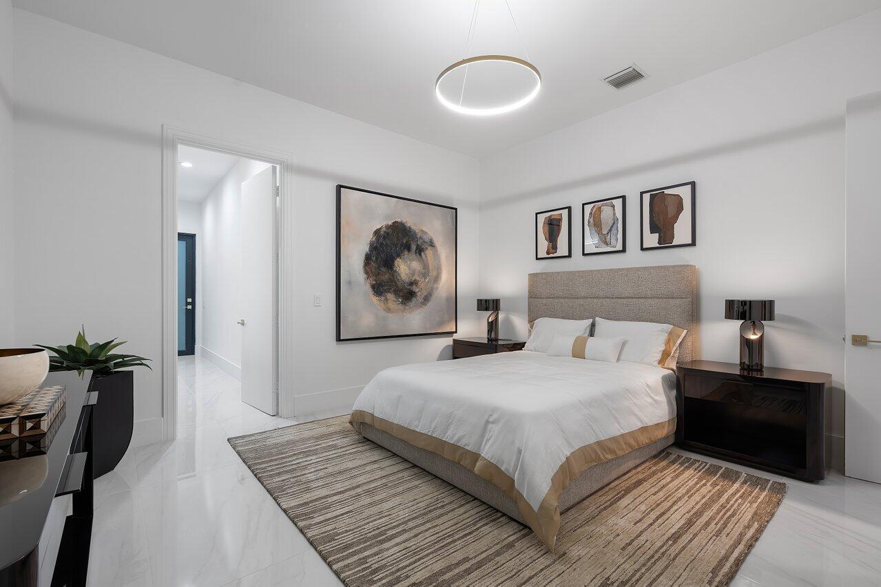 4276 Bocaire Boulevard