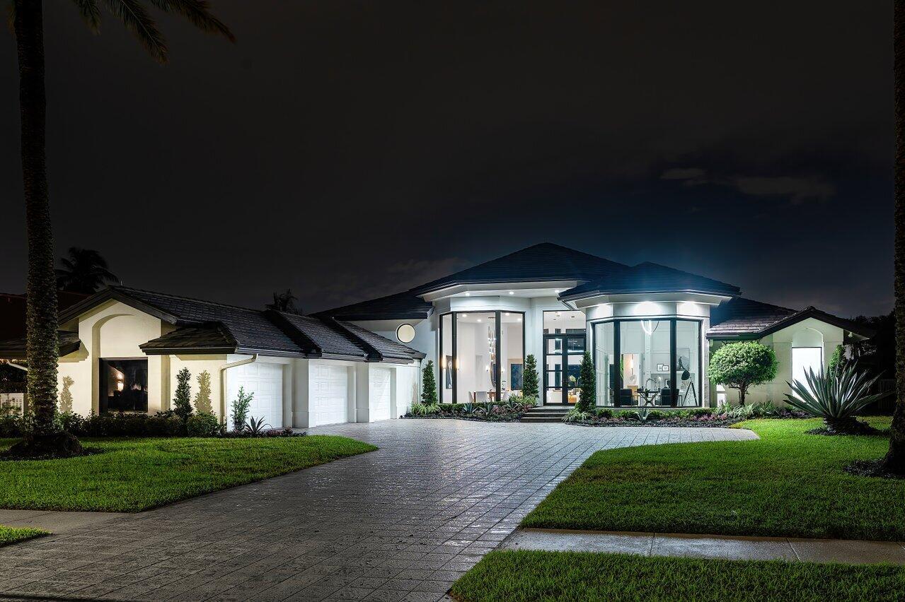 4276 Bocaire Boulevard