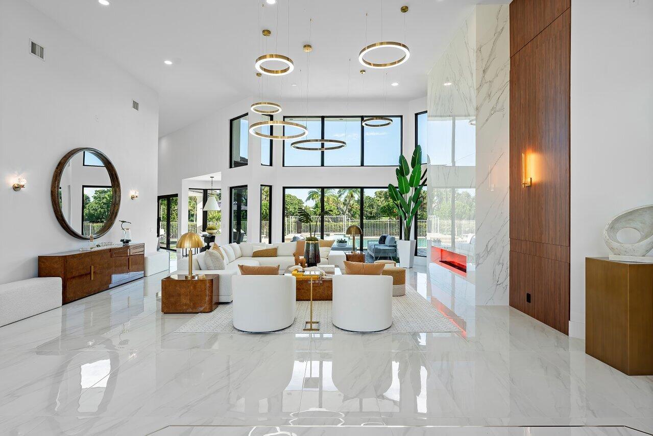 4276 Bocaire Boulevard