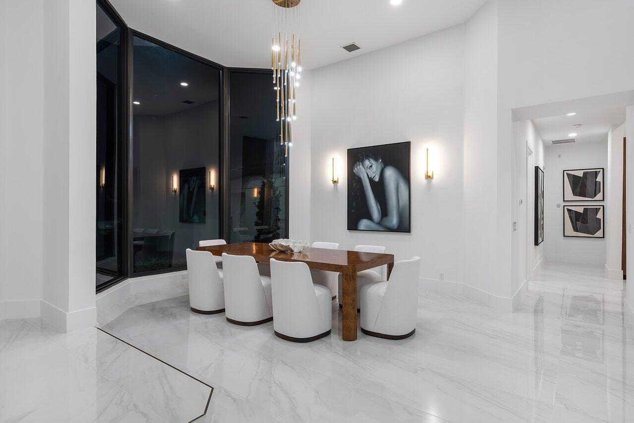 4276 Bocaire Boulevard