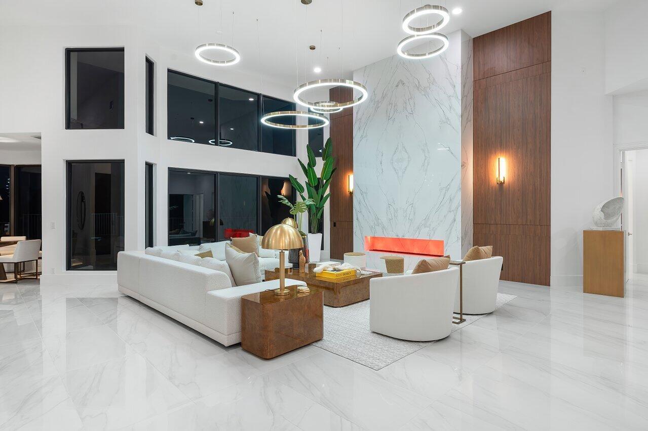 4276 Bocaire Boulevard