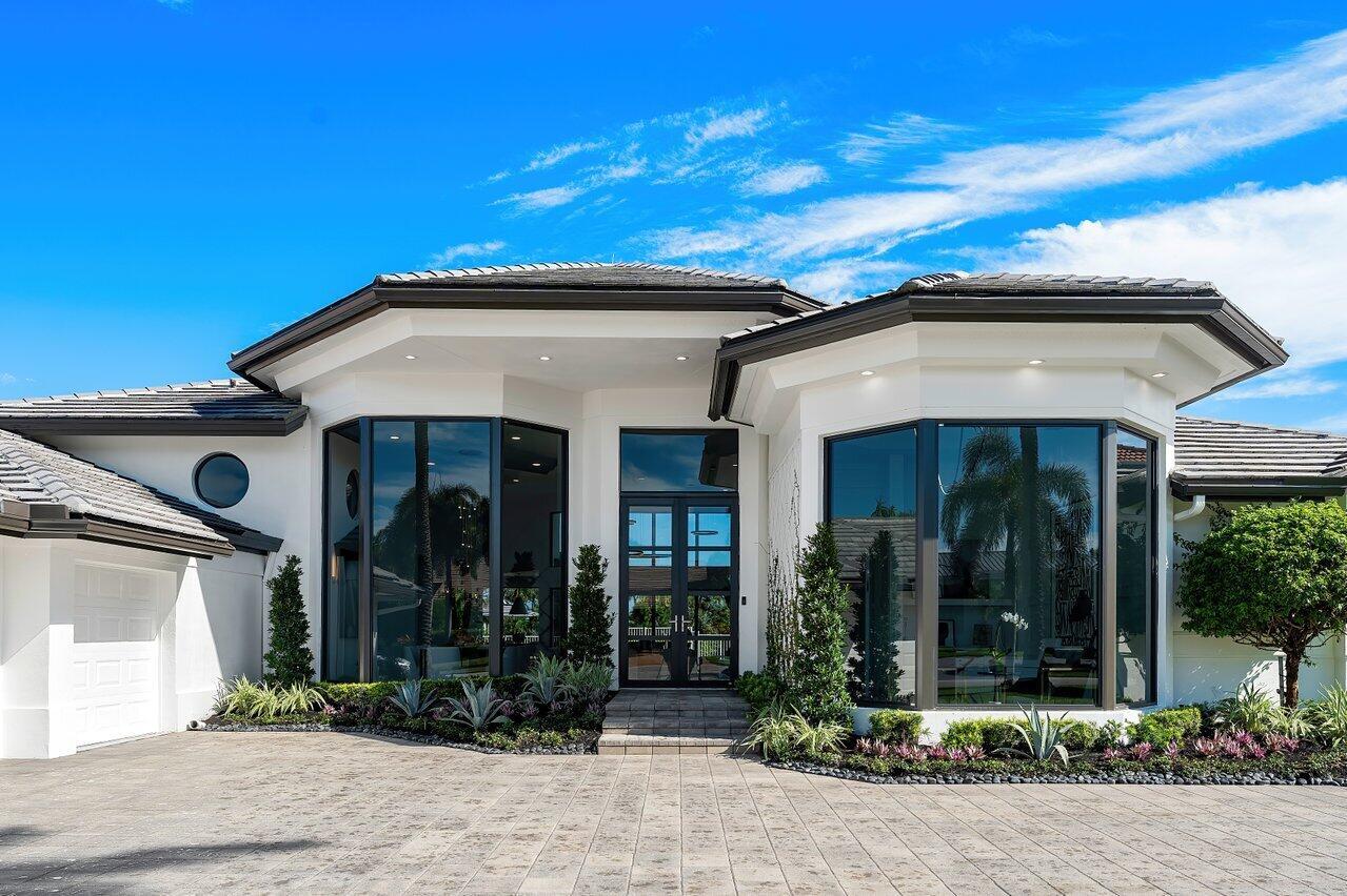 4276 Bocaire Boulevard