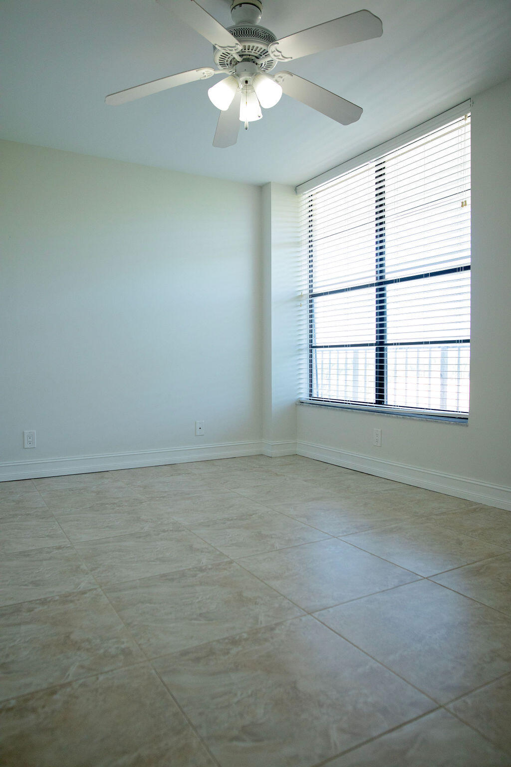 22 Royal Palm Way 605