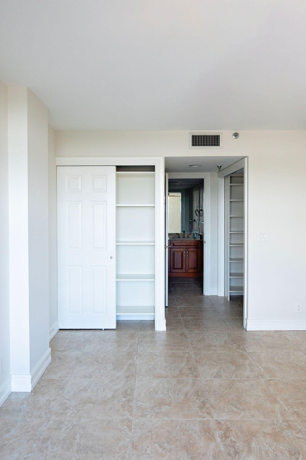 22 Royal Palm Way 605