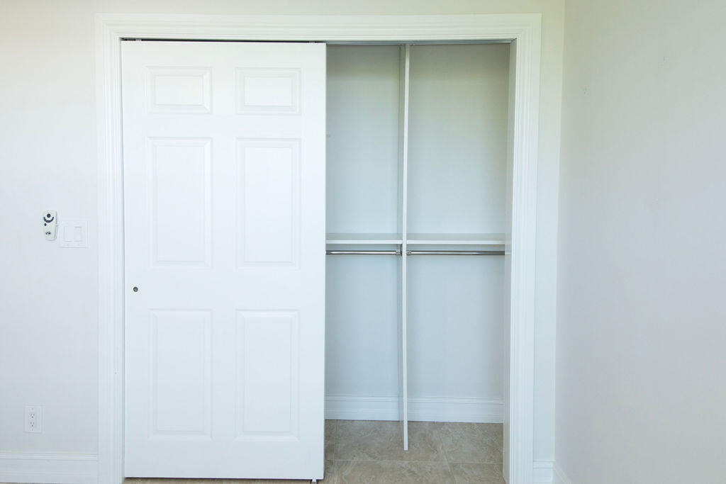 22 Royal Palm Way 605