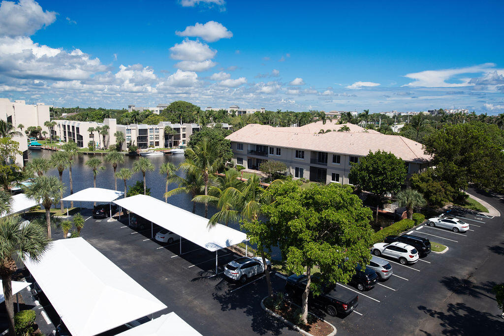 22 Royal Palm Way 605