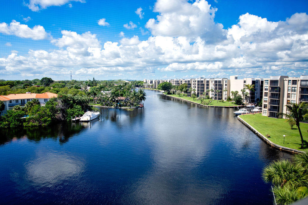 22 Royal Palm Way 605