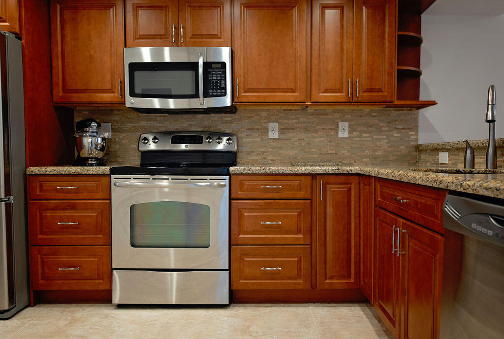 22 Royal Palm Way 605