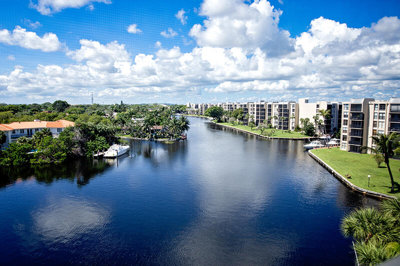 22 Royal Palm Way 605